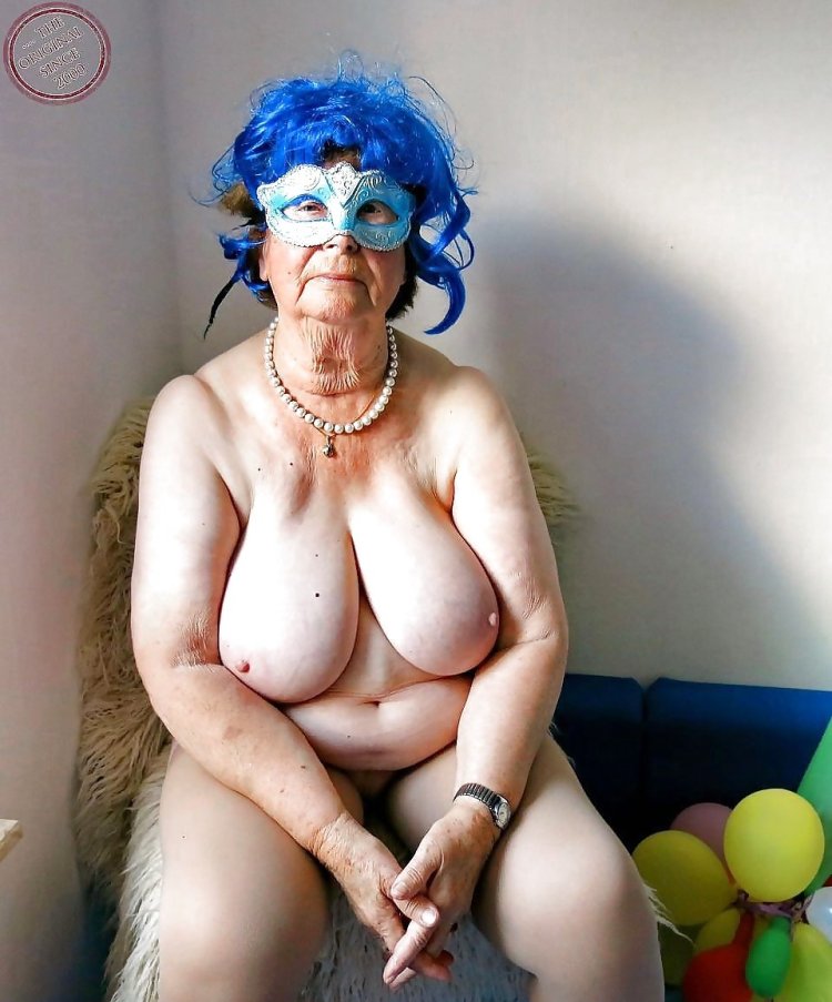 Old women with big bits