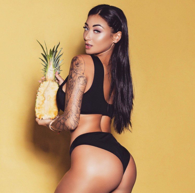 Model Diana Narbikova