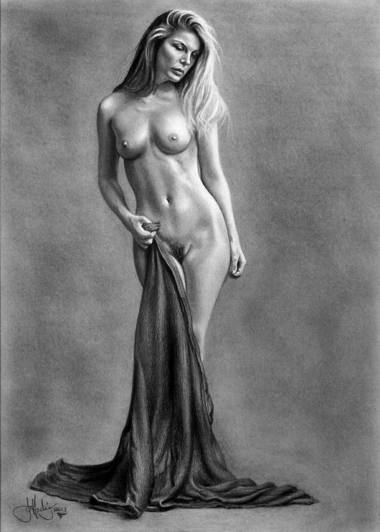 Drawing a bare girl