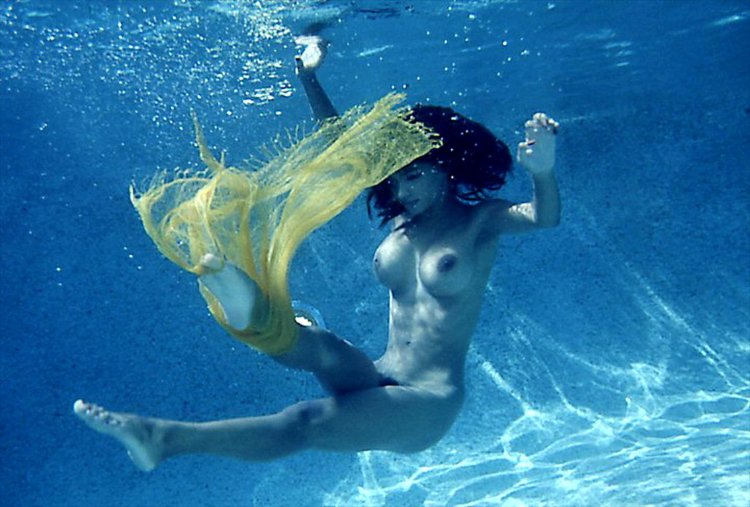 Fucking under water diving