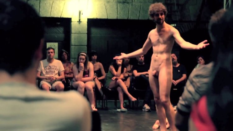 Miley Cyrus Naked on stage