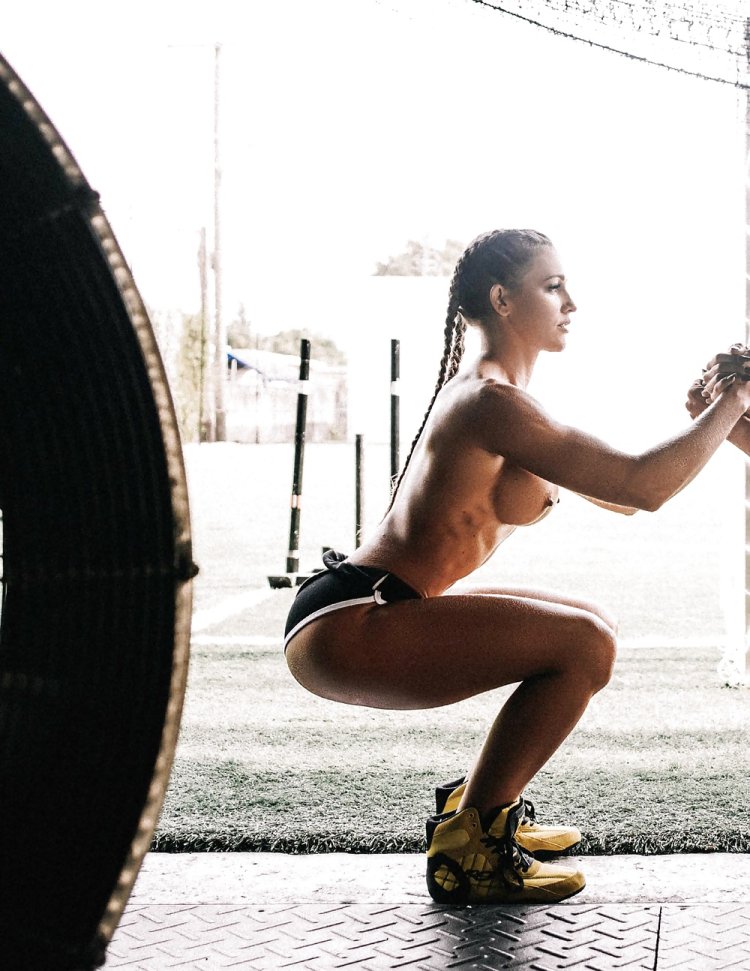 Caroline de Campos naked