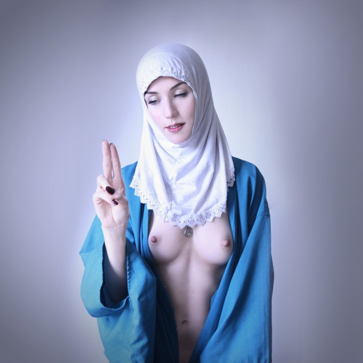 Naked Muslim women