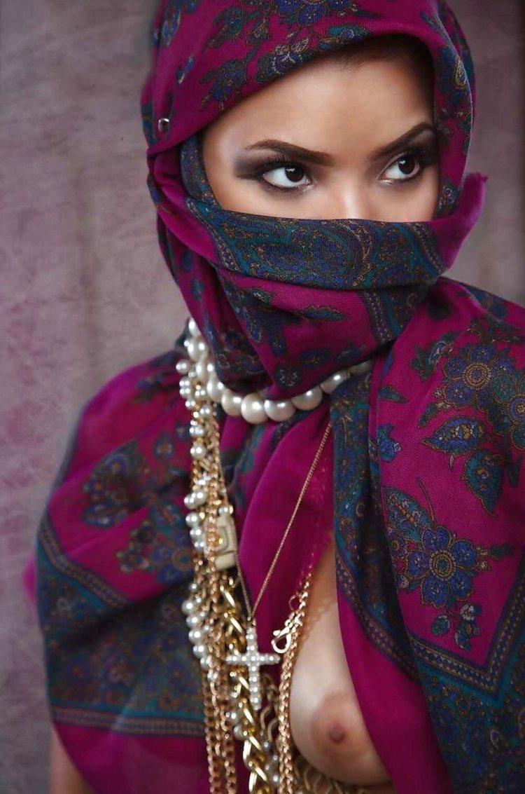 Naked Muslim in a scarf
