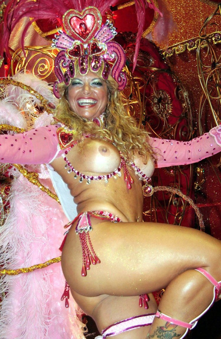 Viviana Castro Naked on the Carnival