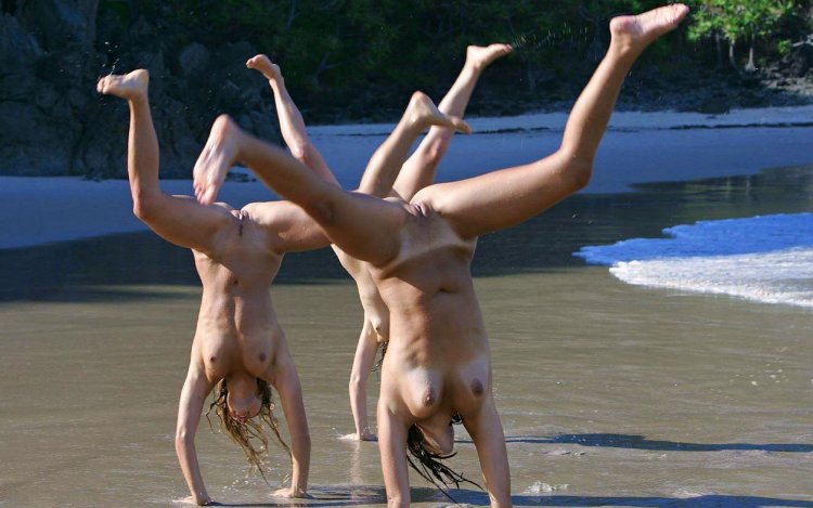 Cool naked women
