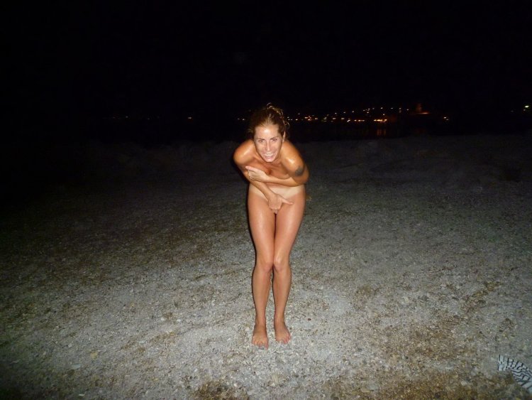Enf nude pantyhose bathing