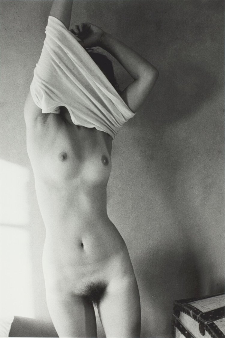 Simone de Bovoir in Chicago Naked