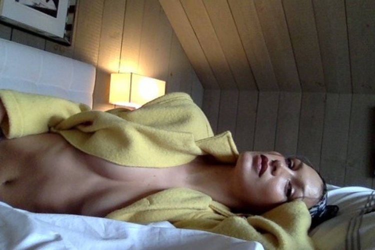 Bella Hadid starred naked