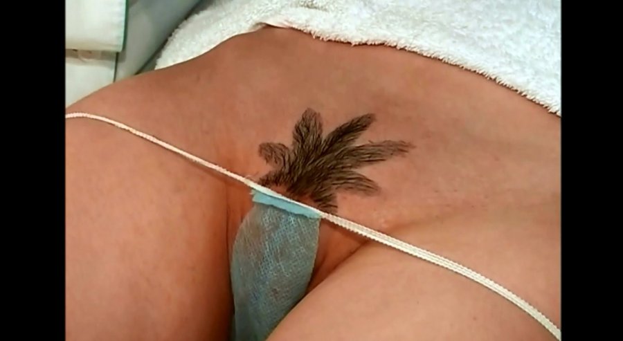 Intimate haircuts in the bikini area