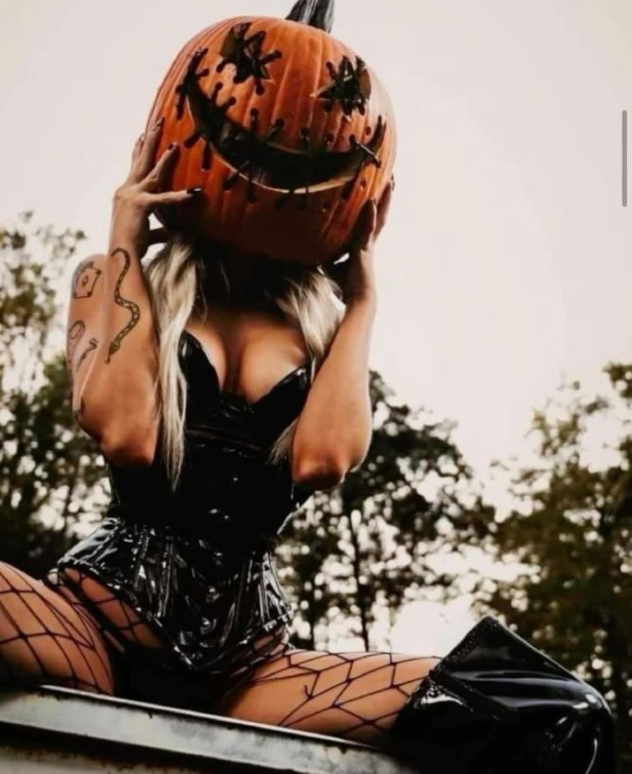 Halloween poses