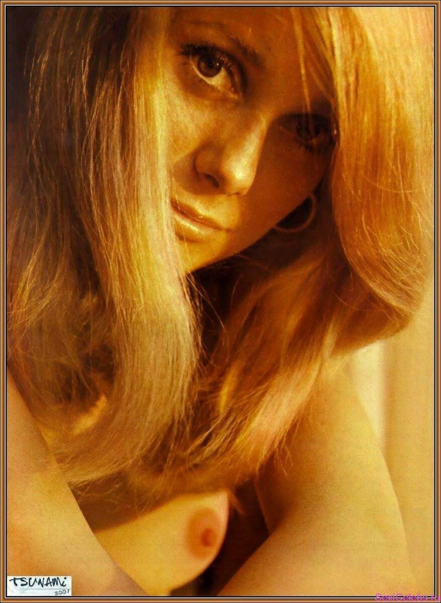 Pictures of Catherine Deneuve nude